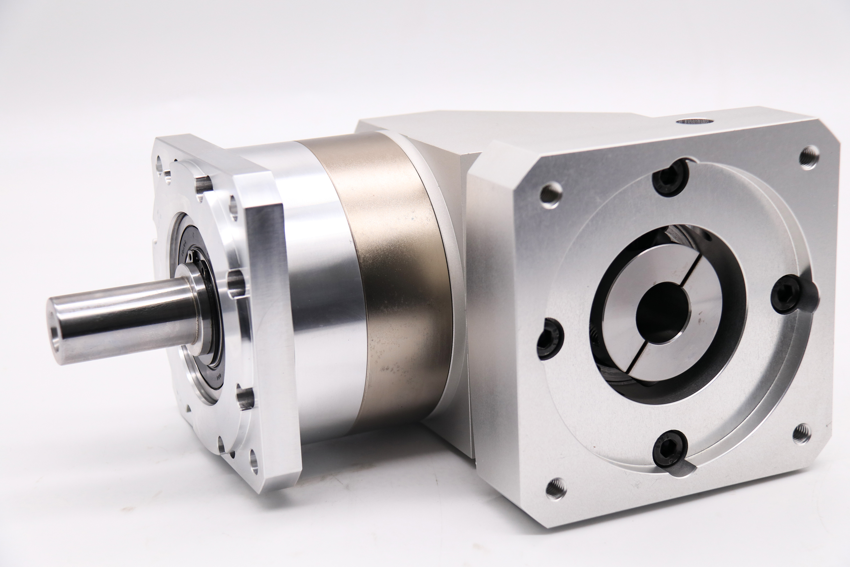 NEMA24 Planetary Reducer Right angle Reduction Ratio L1/3.4.5.7.10 or L2/9.12.15.20.25.30.40.50.70 Rated Input Speed:4000rpm Transmission Efficiency 90%